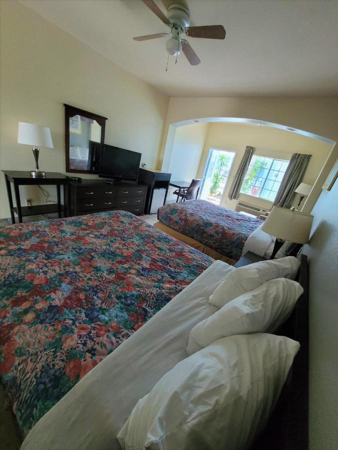Casa Bella Hotel And Suites Саут Падре Алънд Екстериор снимка